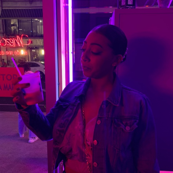 Meet your Posher, Steph - Picture 2 of 3